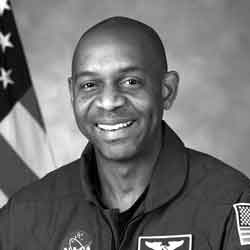 photo of astronaut Robert L. Satcher, Jr.
